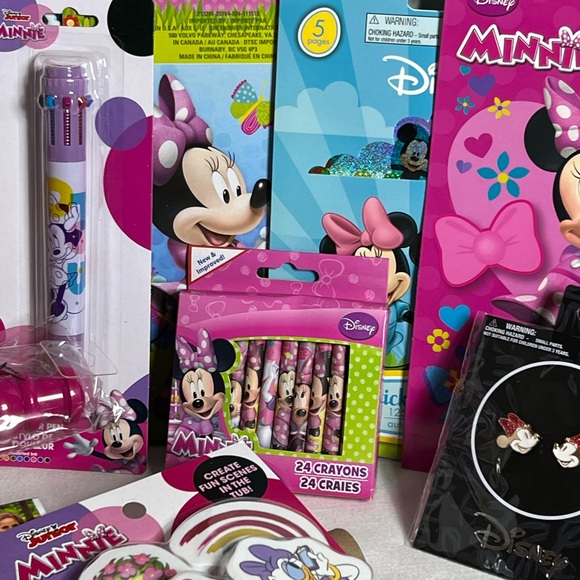 DISNEY’S MINNIE MOUSE AND FRIENDS GIFT SET - Picture 15 of 16